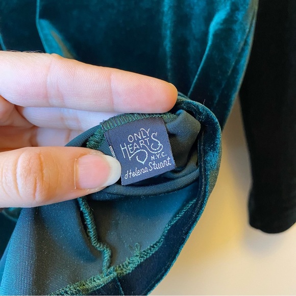 Only Hearts NYC | Velvet V-Neck 3/4 Sleeve Blouse in Emerald Green Sz Medium - Picture 6 of 8